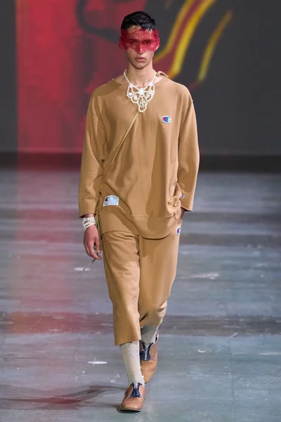 Look 15